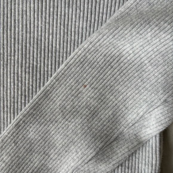 Brandy Melville Cropped Hoodie - Picture 5 of 5